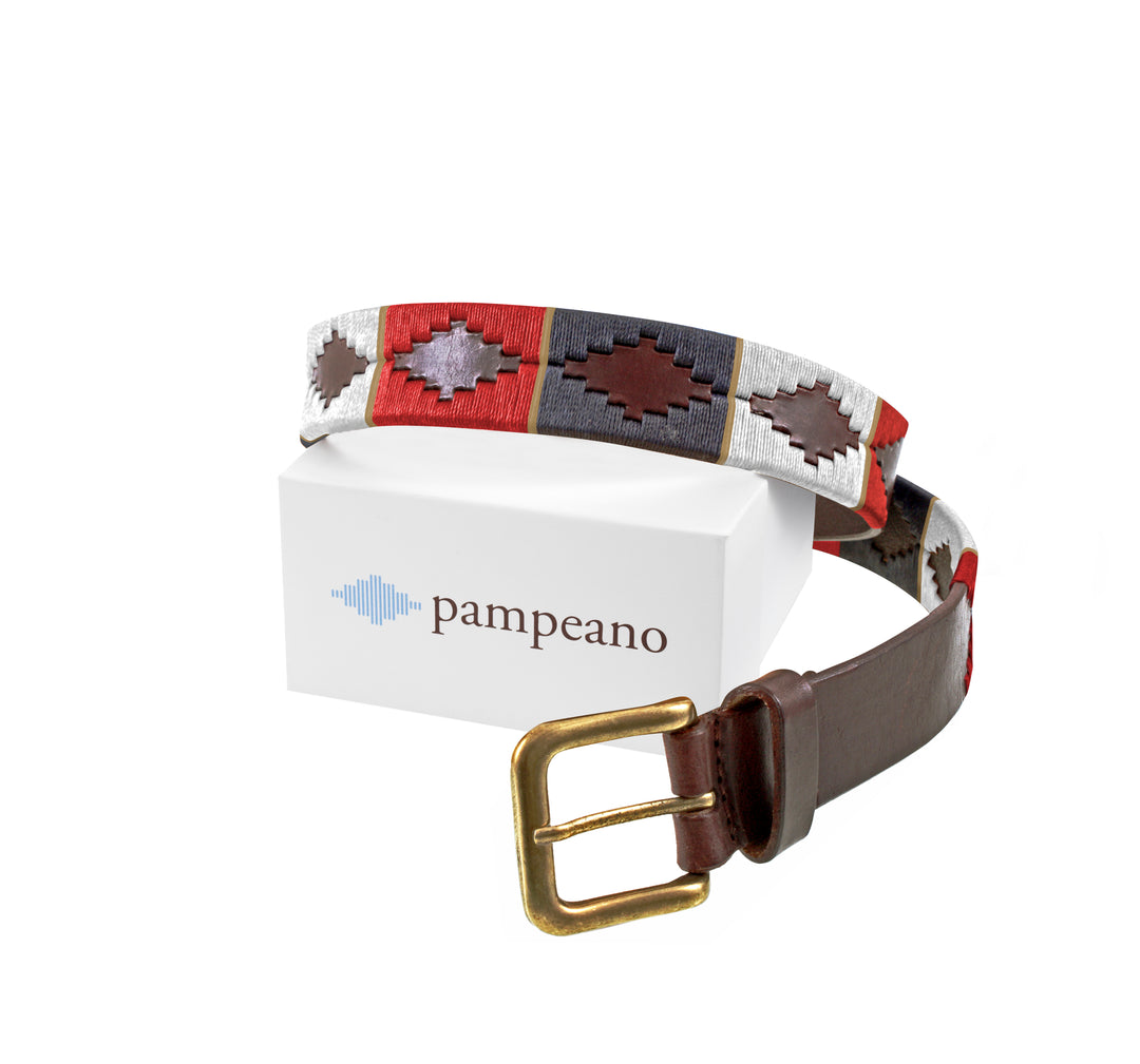 Auswahl zwischen einem beliebigen Pampeano-Ledergürtel und einer Umhängetasche „Belleza“ – Geschenkpaket