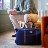 Auswahl zwischen einem beliebigen Pampeano-Ledergürtel und einer beliebigen großen Reisetasche aus Segeltuch – Geschenkpaket